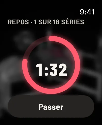 Repos, 1 sur 18 séries : un anneau qui décompte, 1:32 restantes, et un bouton Passer. Données d’exemple.